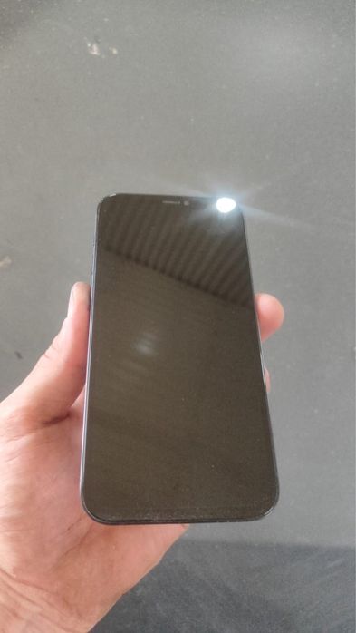 Iphone 12.