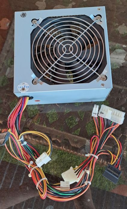 Продам блок питания Huntkey