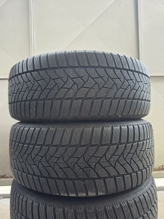 4 Броя 225/50/17 Dunlop 2x5,8mm 2x5,5mm