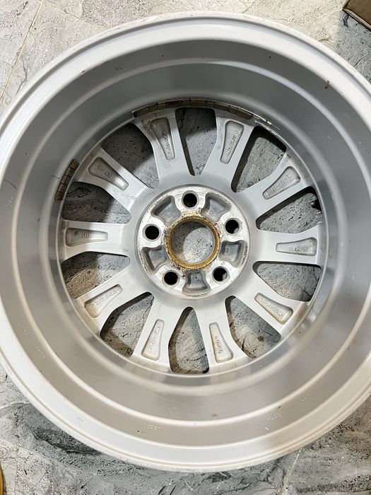 Продам диск один от камри