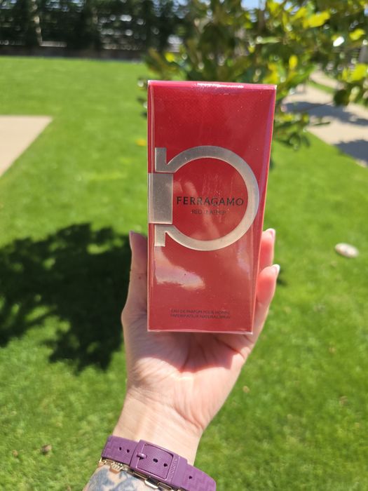 Parfum Ferragamo pentru bărbați.