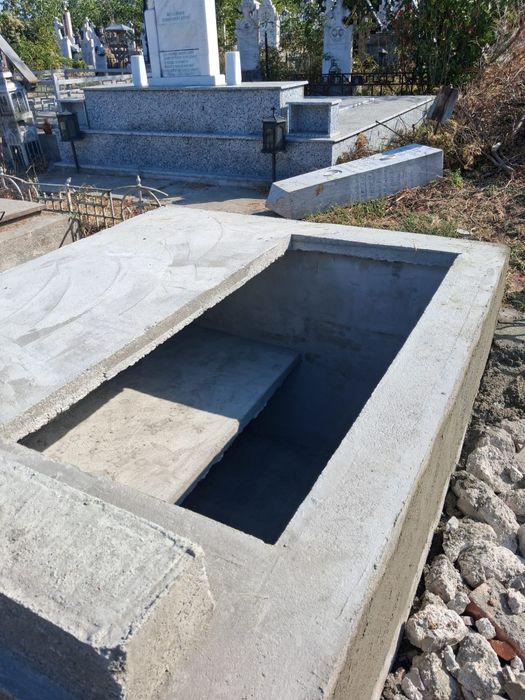 Loc de veci Cimitir Sineasca