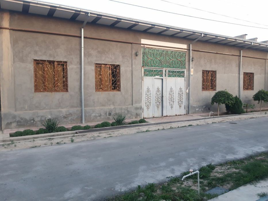 Zangiotada  yashashga tayyor uy sotiladi