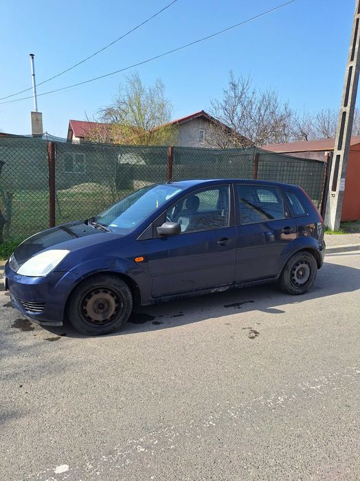 Ford fiesta de vânzare  3000 ron fix