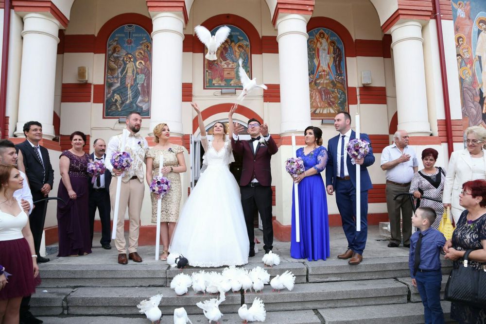 Porumbei albi pentru nuntă