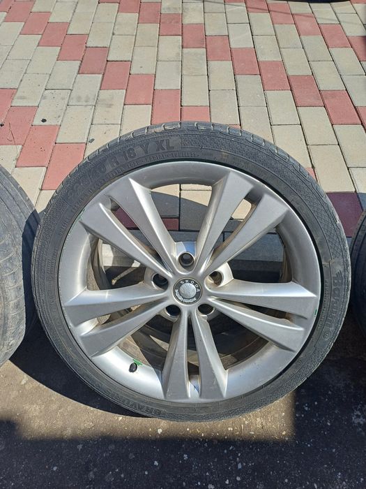 Set 4 Jante Roti Aliaj VRS 225 40 18 R18 5x112 Skoda Octavia 2 sau VW passat ,golf