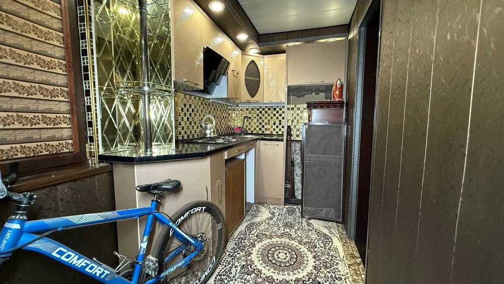 Фрунзиский  5-поликлиника 5 қаватда 2хонали квартира сотилади.ID: 1824