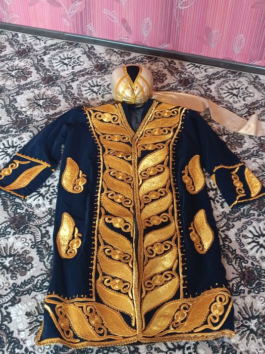 Erkaklar To'yda kiyadigan