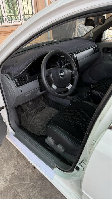 Lacetti sotiladi 2010 yil sotiladi