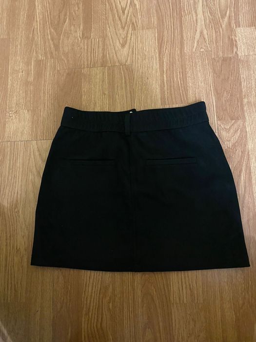 пола Bershka XS.