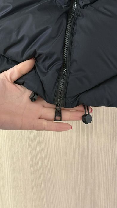 Продавам оригинално зимно яке Elisabetta Franchi. Чисто новао