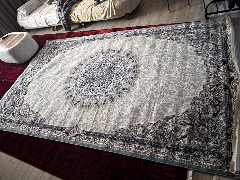 Ковёр новый б/у