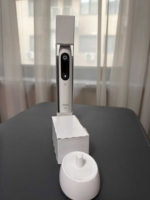 Електрическа четка за зъби Oral-B iO6