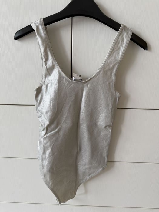 Боди ZARA бяло рипсено, черно fishnet, сребърно и драпирано