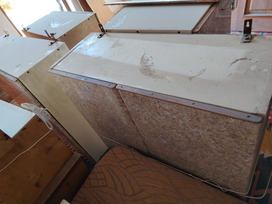 Ешик ва мебел сотилади