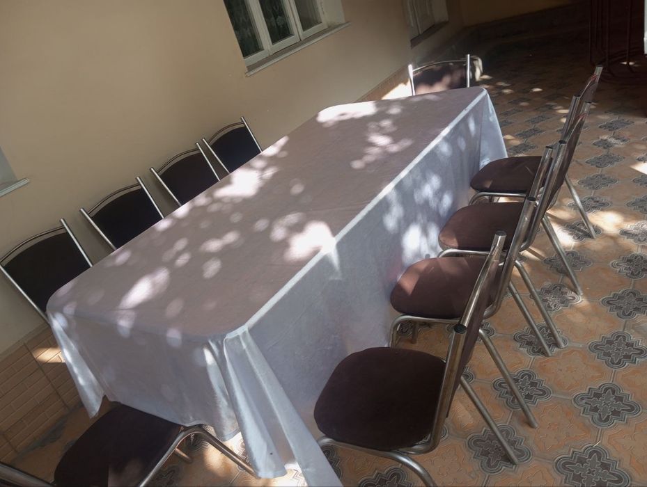 Стол стул сотилади холати яхши