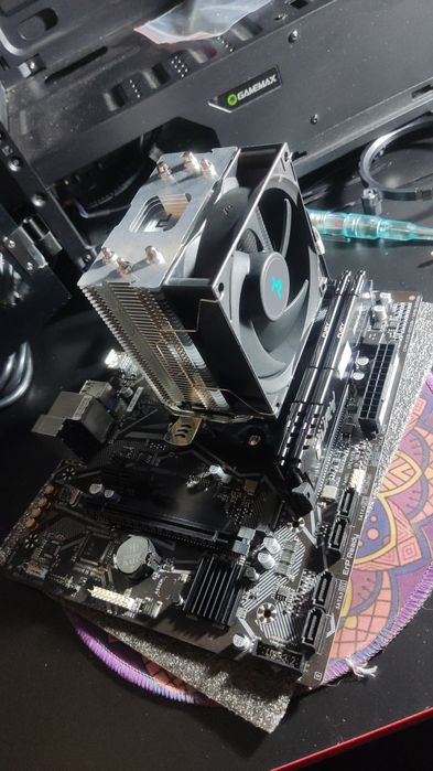 Мощный Игровой Компьютер ,тянет всё!