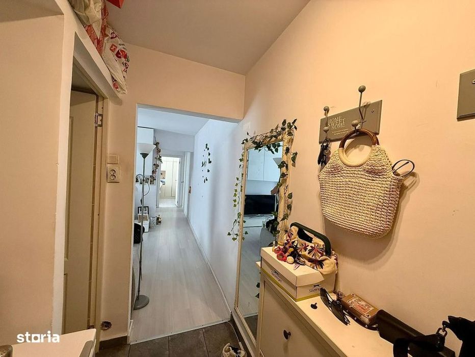 Apartament 3 camere semidecomandat, 57 mp, zona Craiovita-Noua