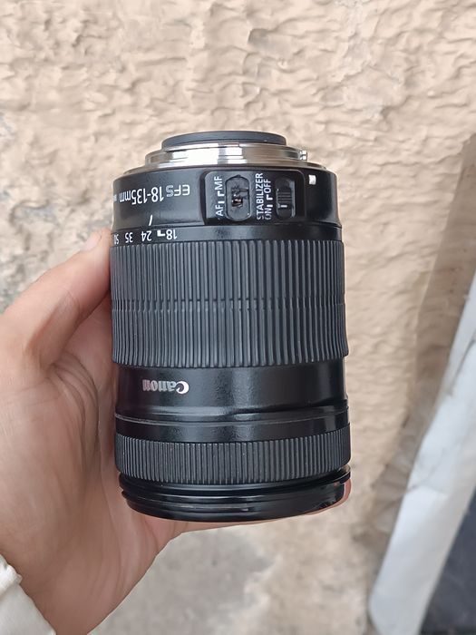 Продам срочно объектив 18/135 EFS