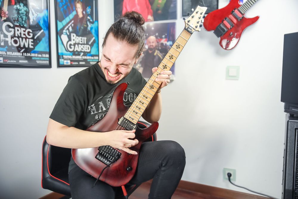 Lectii/cursuri/meditatii chitara electrica online/fizic