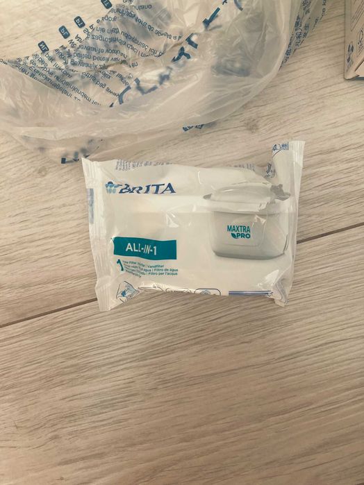 BRITA Marella 2.4 л Филтрираща кана за вода  с филтър MAXTRA PRO