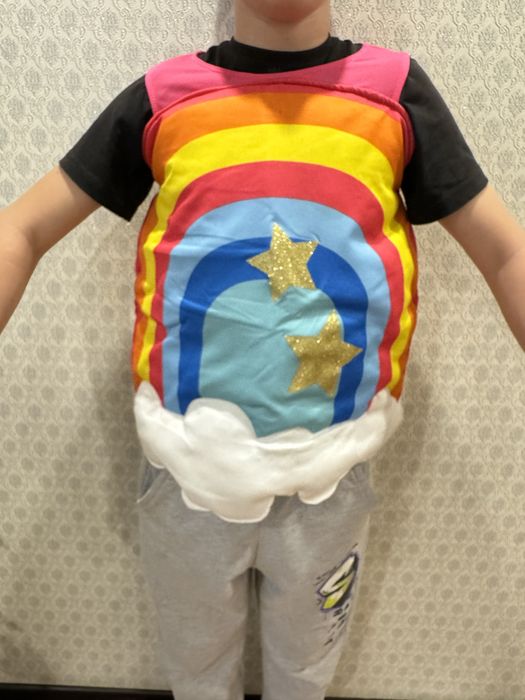 Продам костюм Радуга