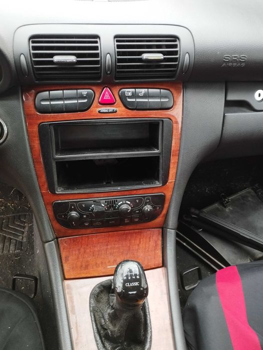 На части Mercedes W 203, C 180, Petrol