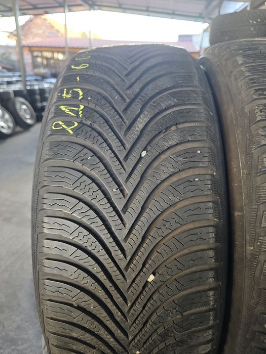 2 Броя 215/60/16 Michelin 6mm