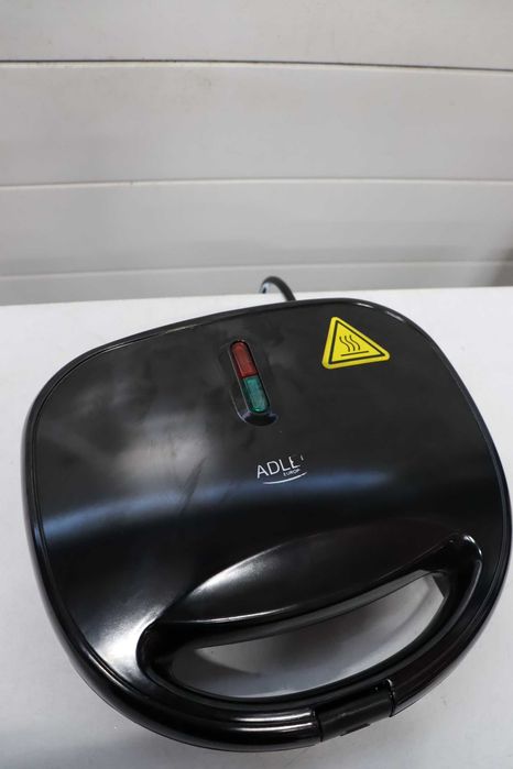 Adler AD3071 Машина за печене на сладки, 12 форми, 1200W
