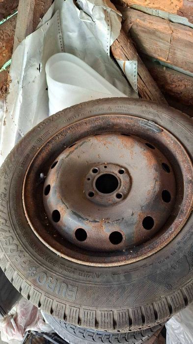 5 бр. джанти с 2 зимни и 3 летни гуми