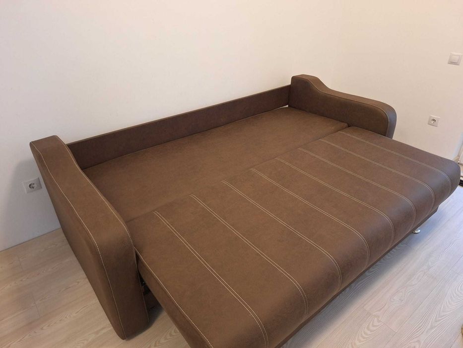 Canapea Extensibilă 3 Locuri cu Ladă – Maro – stare excelentă