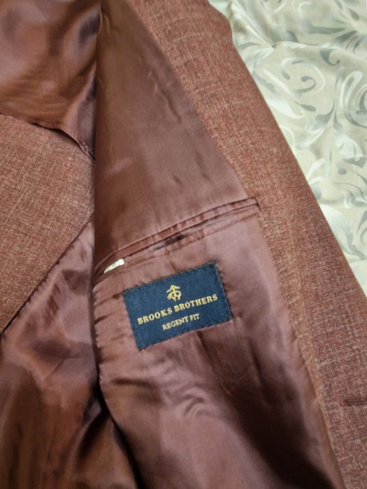 Пиджак Brooks Brothers совершенно новый.