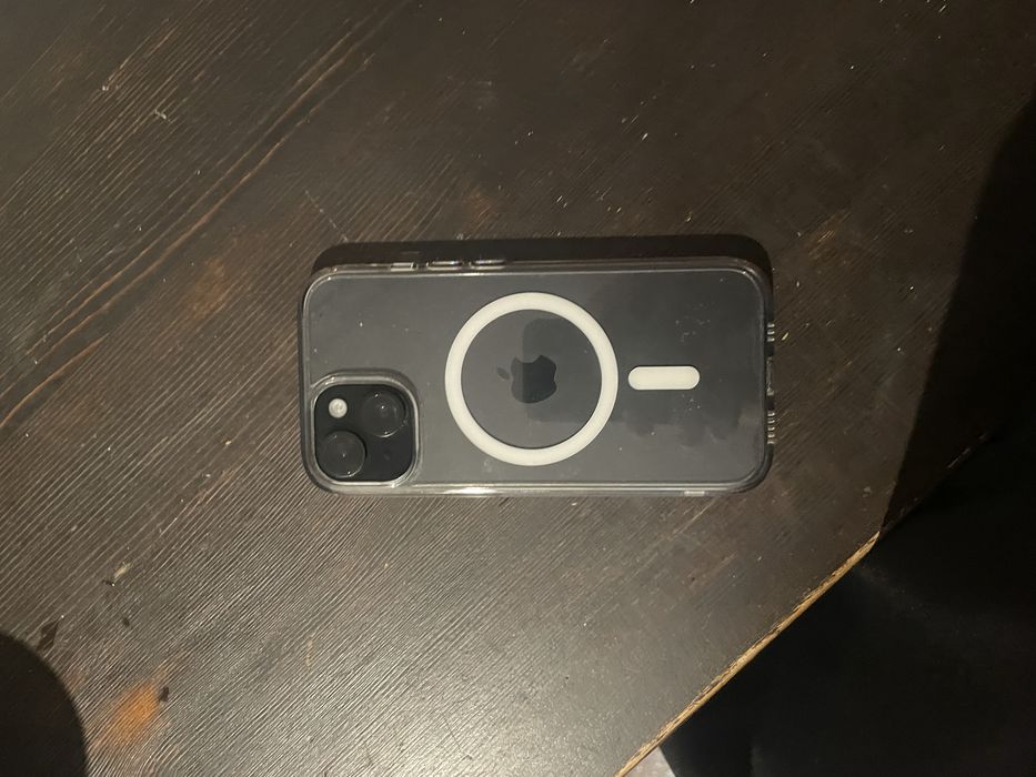 iPhone 15 с гаранция 100% батерия