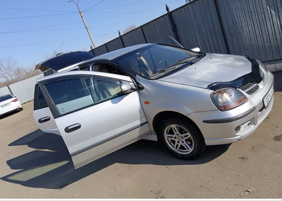 Срочно продам авто Ниссан
