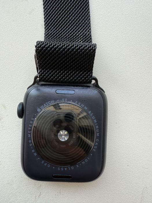 Продам apple watch se2 44mm