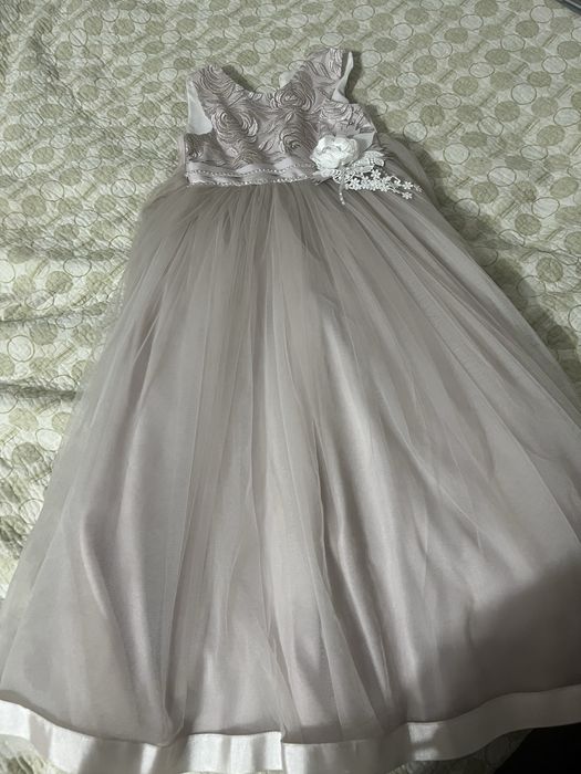 Пышное нарядное платье на девочку