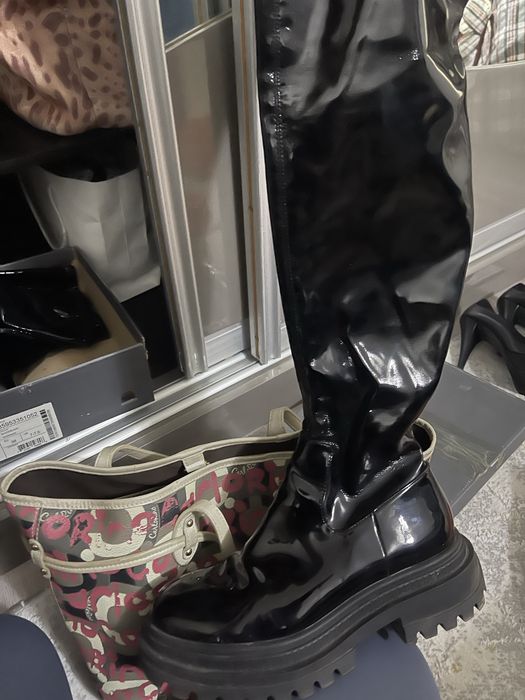 Продам лакированые ботфорты