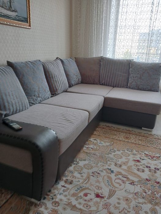 Угловой диван отличного качества