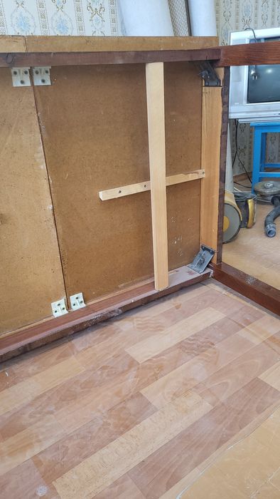 Стол полированный