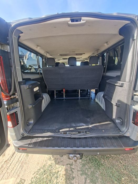 Opel vivaro 8+1 varianta lunga