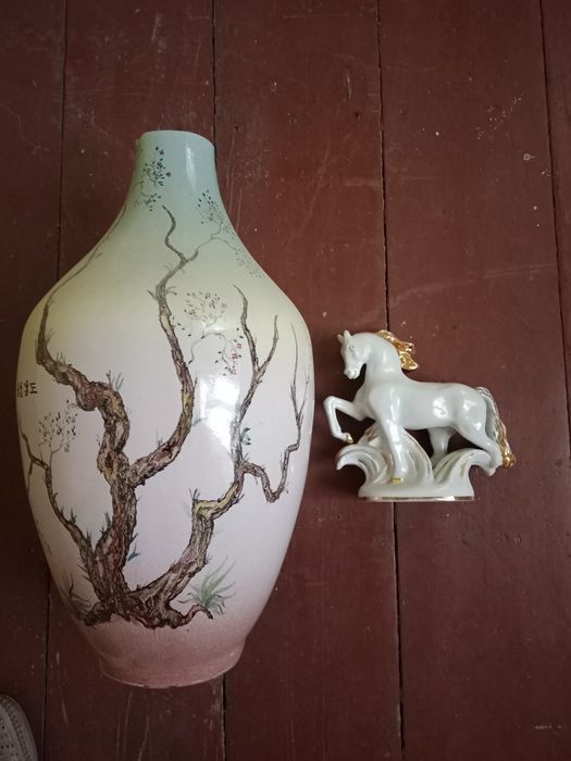 Продам горшок для цветов