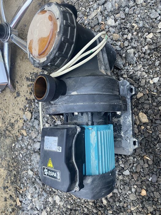 Бассейн заты почти новый