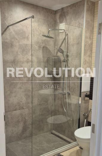 Дава се под наем Тристаен апартамент в Варна, м-т Траката - 120 кв.м за 698.19 € - Снимка #3