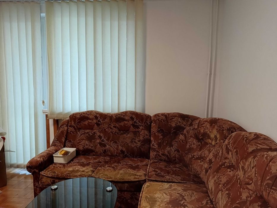 Apartament decomandat 3 camere central de închiriat