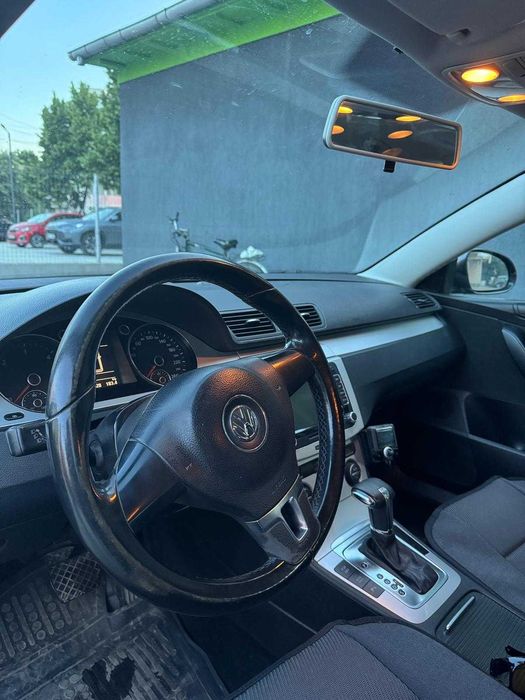 Vând Volkswagen Passat