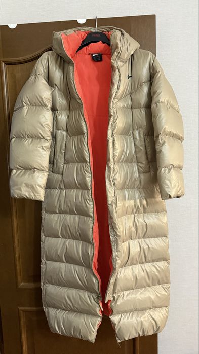 Продам пузовик NIKE