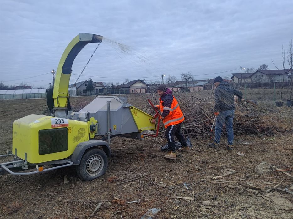 Inchiriere buldoexcavator miniexcavator, Bobcat. Sapat santuri