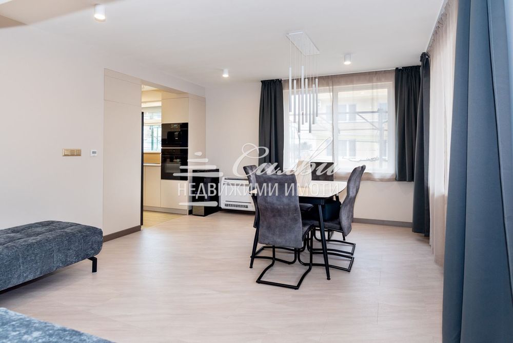 Етаж от къща с ТРИ ГАРАЖА - гр. Велики Преслав!