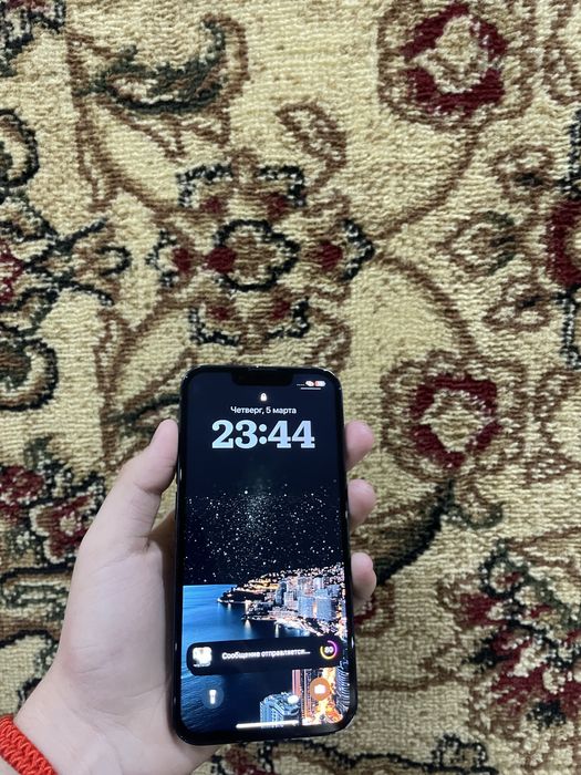 Продам iPhone 13