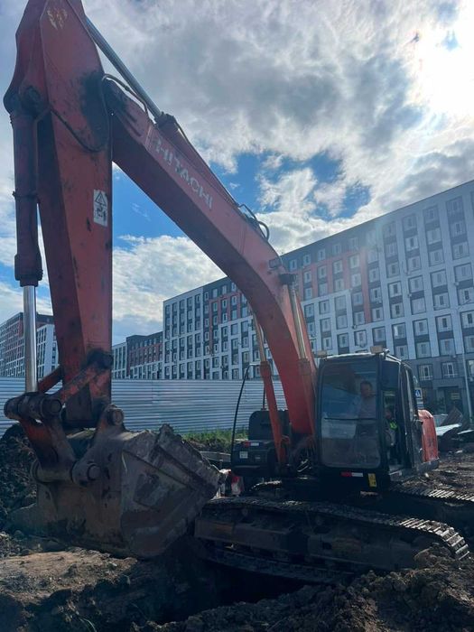 Экскаватор Hitachi 240, в хорошем состоянии